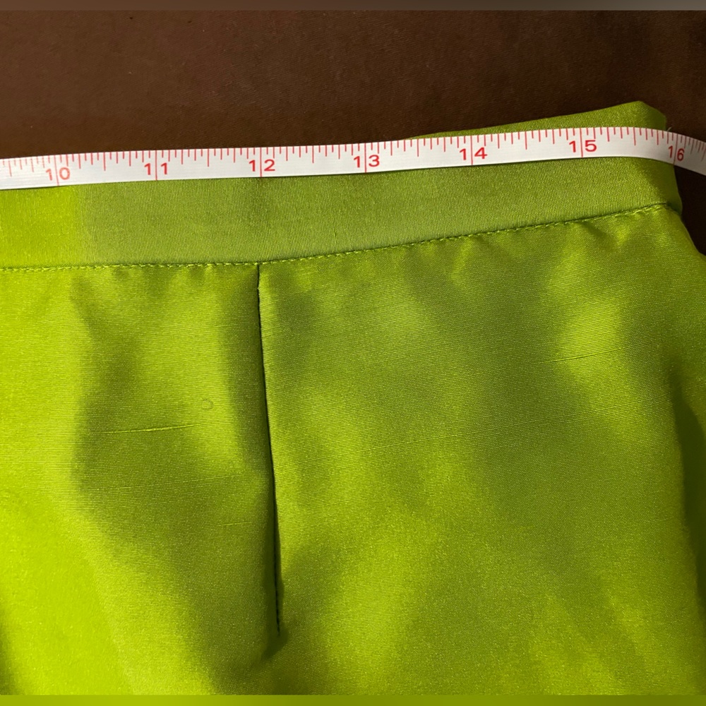Green silk slacks - Picture 2 of 9